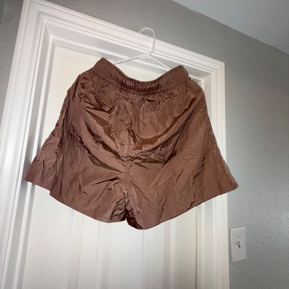 Varley Size M  Ralph Woven Short - Picture 2 of 9